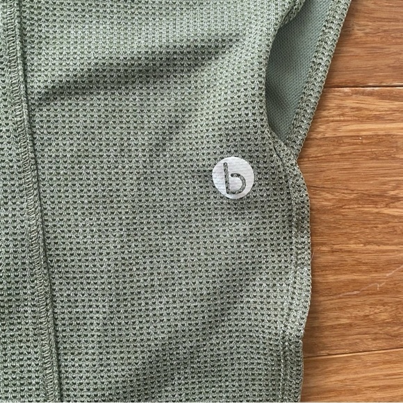 Cotton on Body Women Green Side Slit Mesh Short Sleeved T-Shirt Size XS - Picture 5 of 6